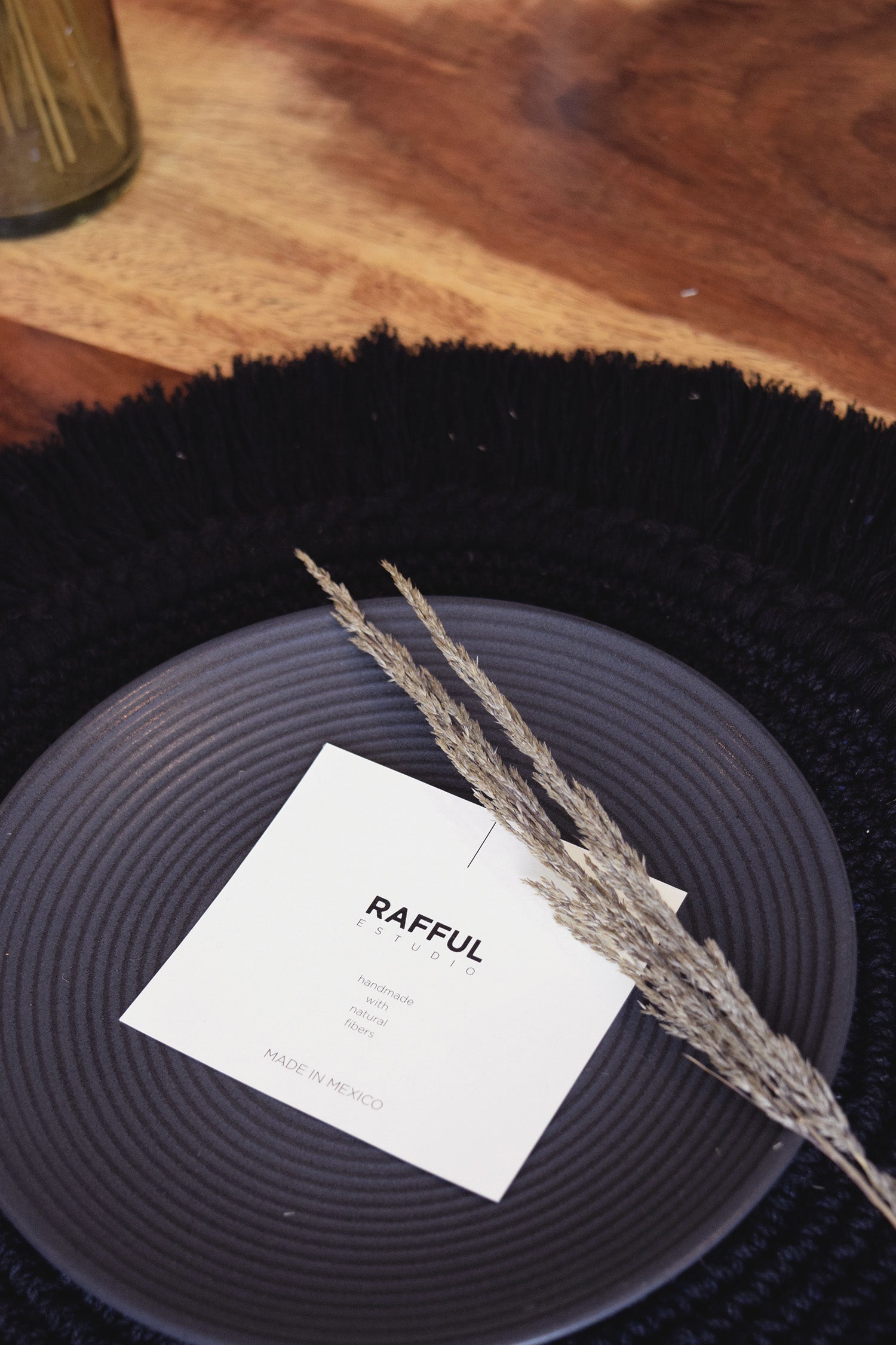 Mantel Tejido Negro (Flecos y sin flecos)