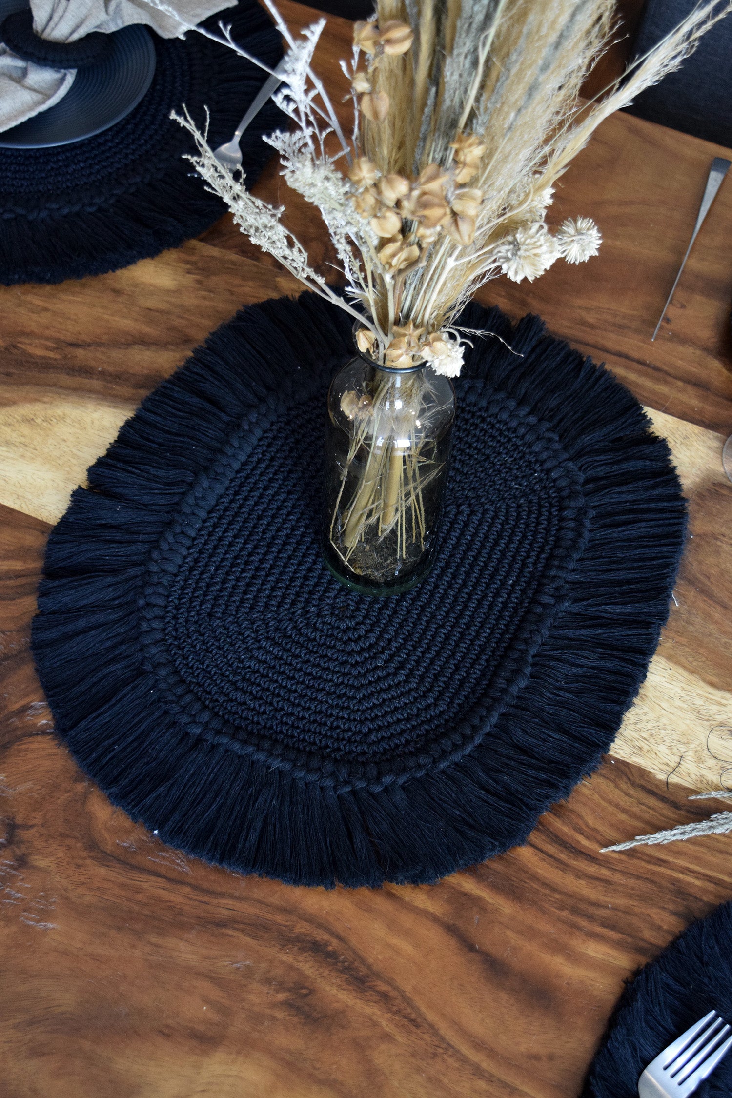 Mantel Tejido Ovalado Negro