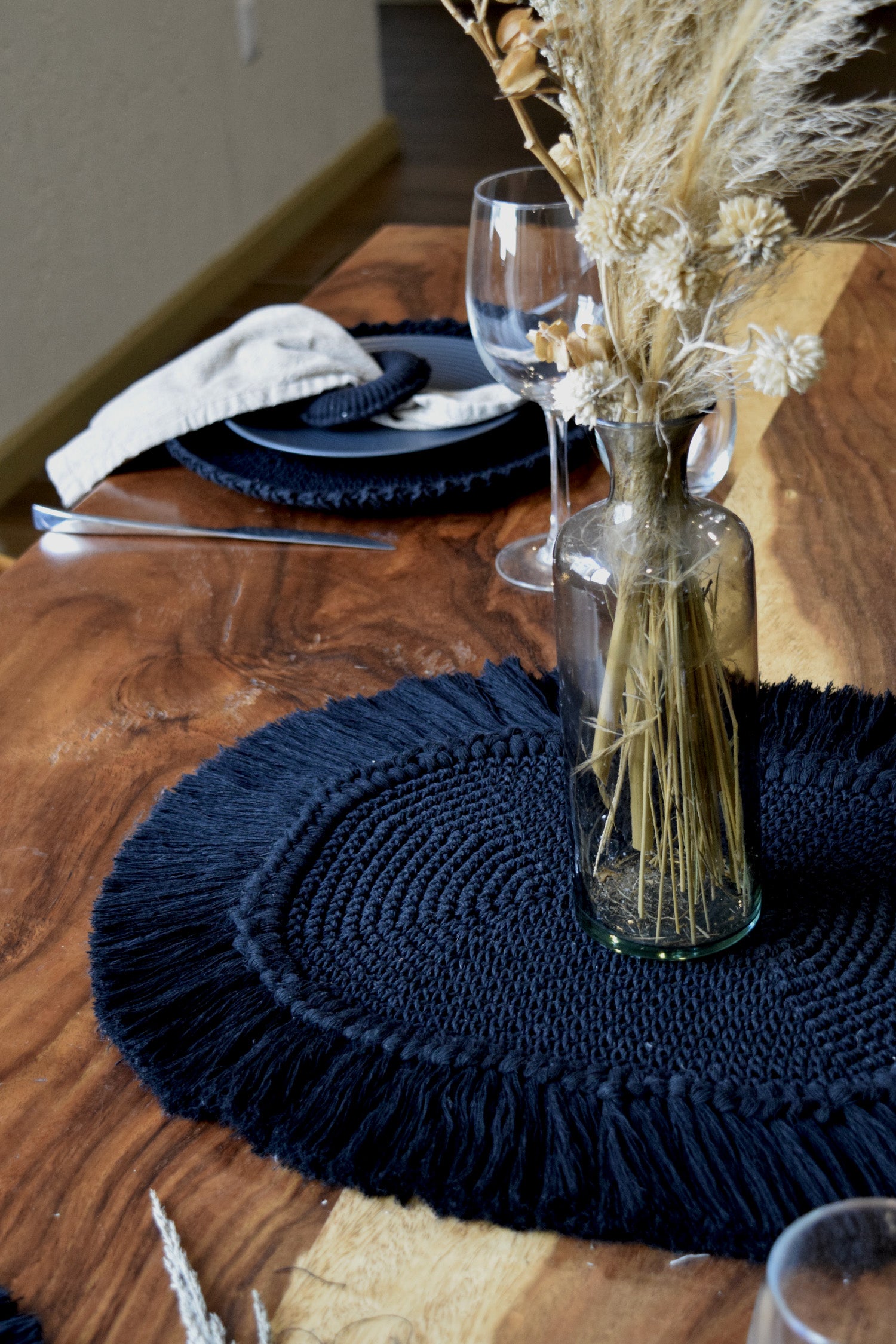 Mantel Tejido Ovalado Negro